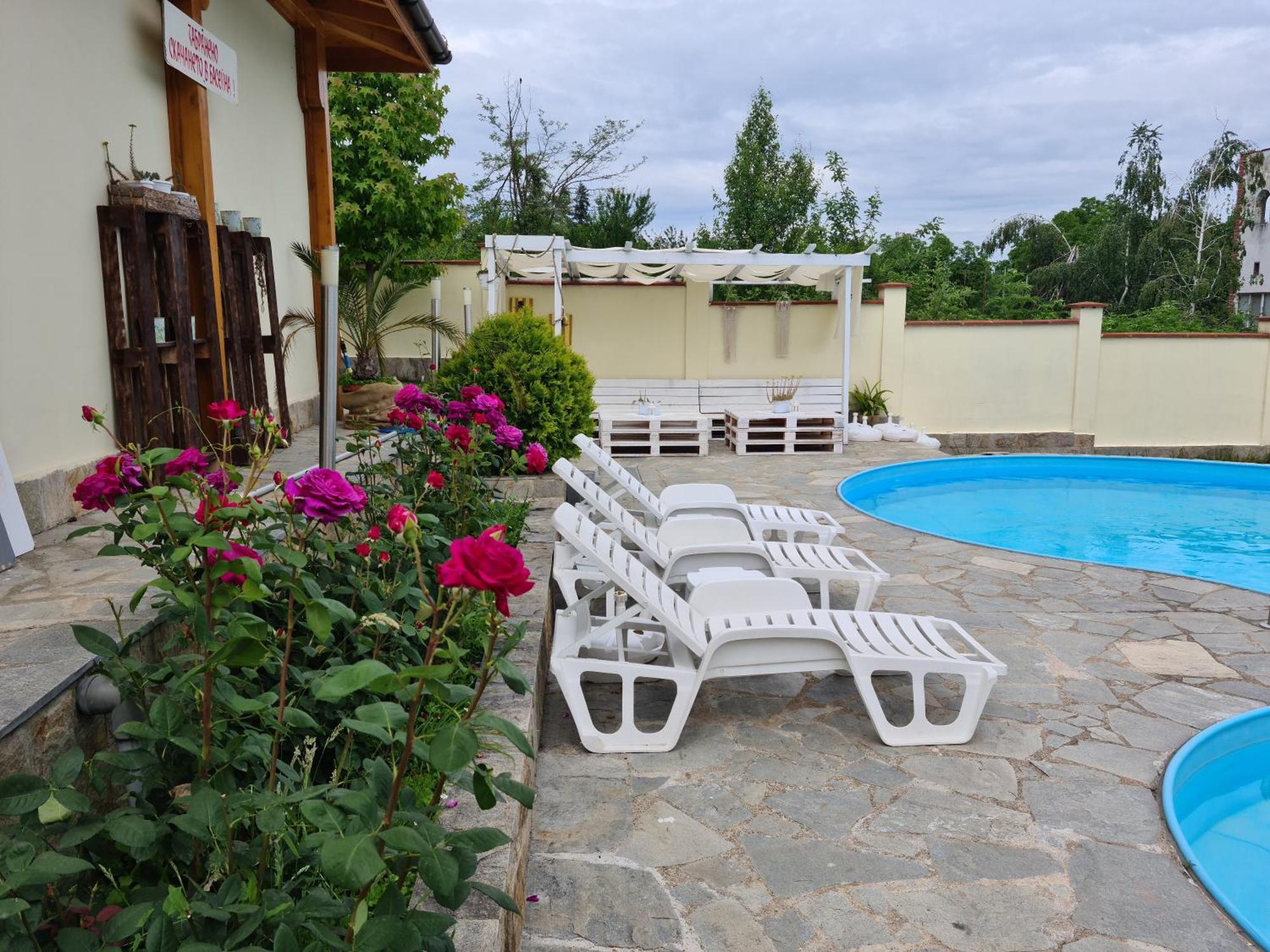 Family Hotel Komhotel بيركوفيتسا المظهر الخارجي الصورة