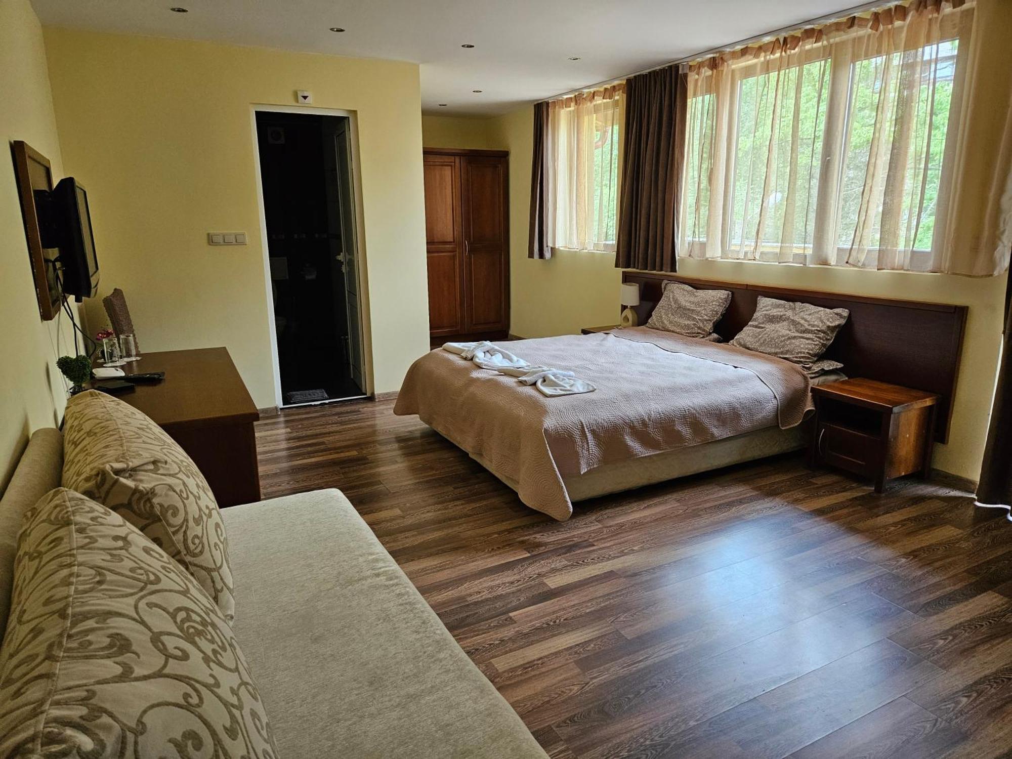 Family Hotel Komhotel بيركوفيتسا المظهر الخارجي الصورة