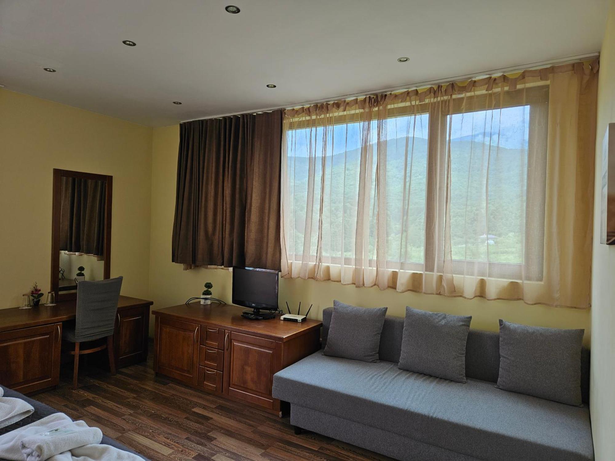 Family Hotel Komhotel بيركوفيتسا المظهر الخارجي الصورة