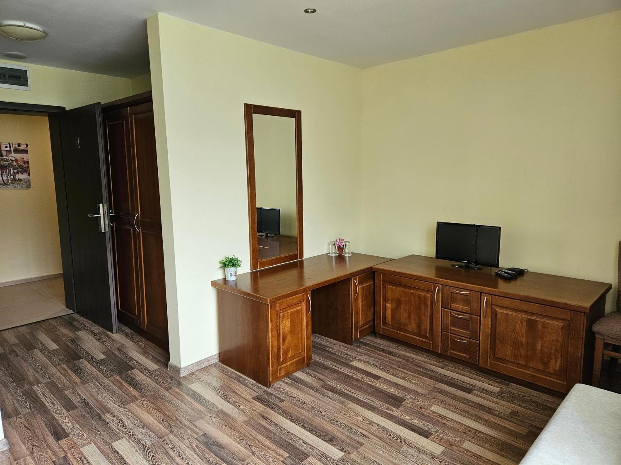 Family Hotel Komhotel بيركوفيتسا المظهر الخارجي الصورة