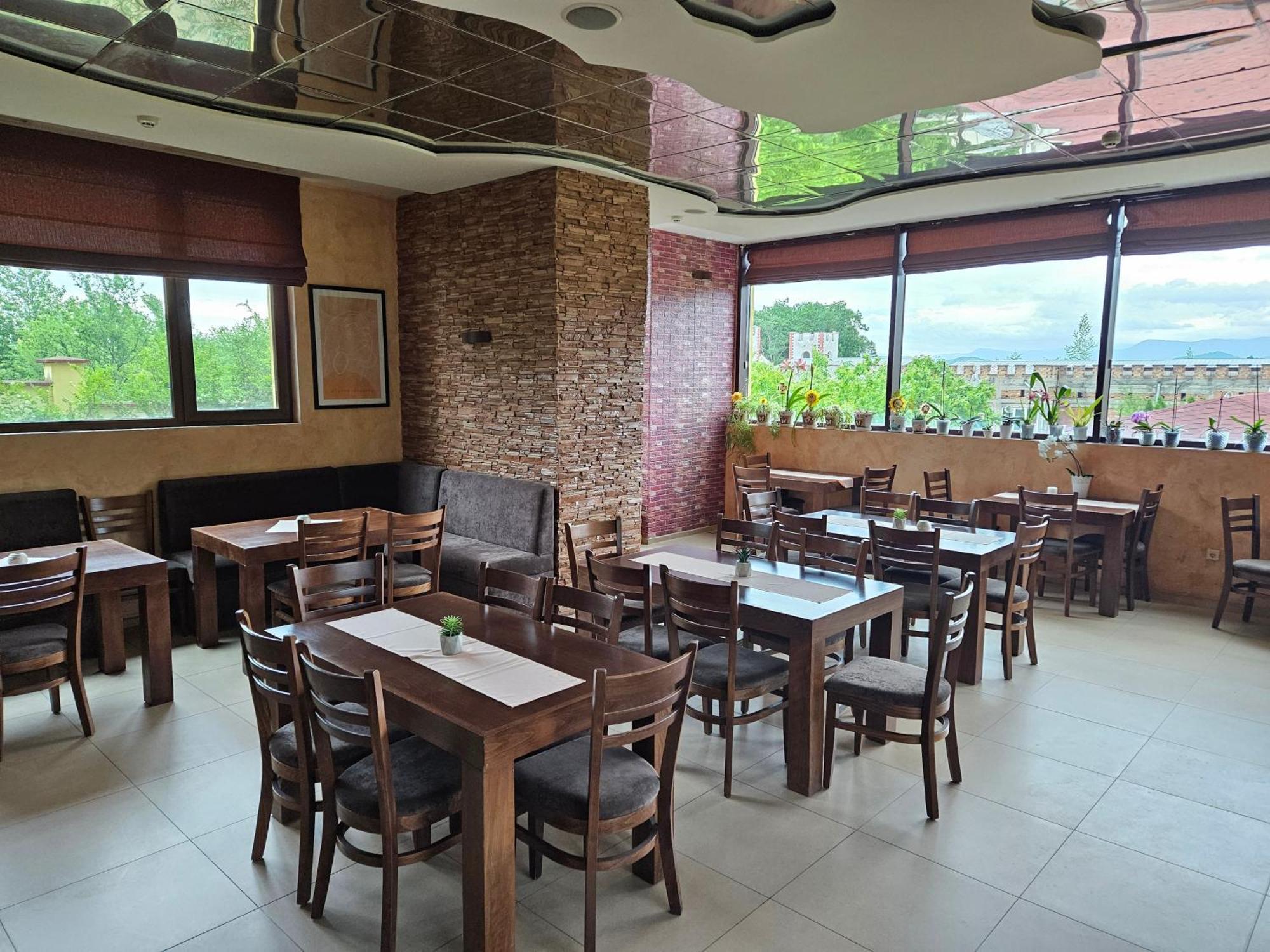Family Hotel Komhotel بيركوفيتسا المظهر الخارجي الصورة