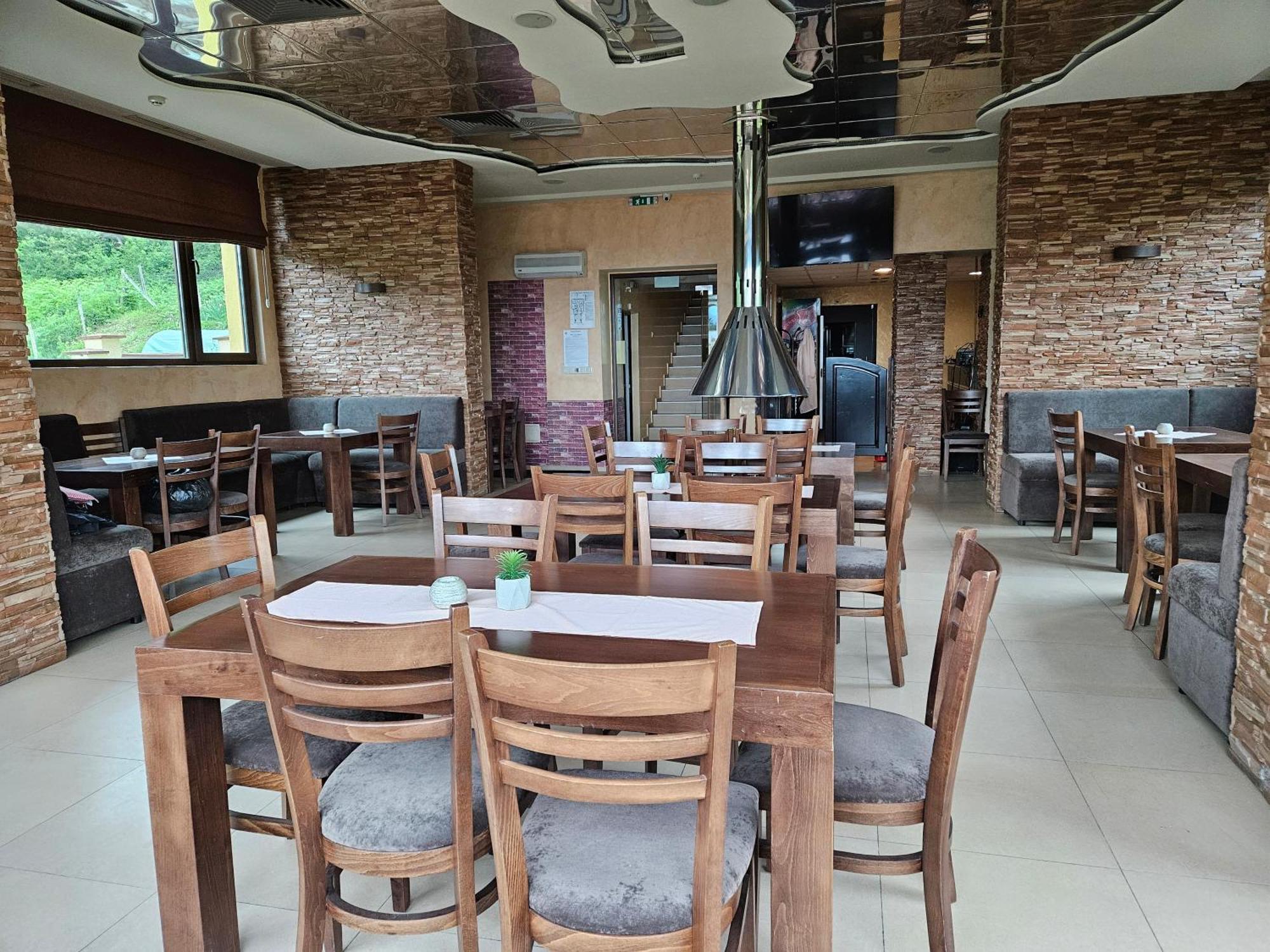 Family Hotel Komhotel بيركوفيتسا المظهر الخارجي الصورة